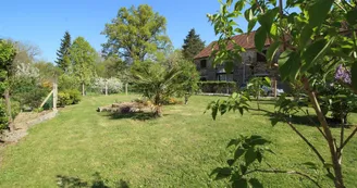 Le gîte de "Champblanc" à Arnac la Poste en Haute-Vienne (Limousin)- jardin_3 Le gîte de "Champblanc" à Arnac la Poste en Haute-Vienne (Limousin)- jardin_3