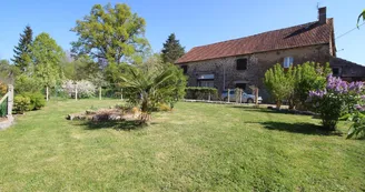 Le gîte de "Champblanc" à Arnac la Poste en Haute-Vienne (Limousin)- jardin_19 Le gîte de "Champblanc" à Arnac la Poste en Haute-Vienne (Limousin)- jardin_19