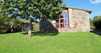 Maison des Roses à Virat, commune de Berneuil en Haute-Vienne, salle commune hameau de Virat_13 Maison des Roses à Virat, commune de Berneuil en Haute-Vienne, salle commune hameau de Virat_13