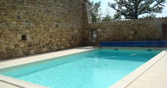 Maison des Roses à Virat, commune de Berneuil en Haute-Vienne, piscine commune_4 Maison des Roses à Virat, commune de Berneuil en Haute-Vienne, piscine commune_4