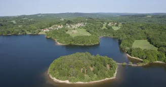 Ile aux enfants du Lac de St Pardoux Ile aux enfants du Lac de St Pardoux