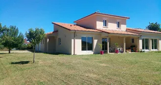 Gîte du pin parasol à Arnac la Poste en Haute-Vienne (Nouvelle Aquitaine)
Façade Nord-Ouest_33 Gîte du pin parasol à Arnac la Poste en Haute-Vienne (Nouvelle Aquitaine)
Façade Nord-Ouest_33