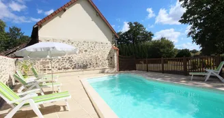 Piscine du gite du Monteil à Arnac la Poste en Haute-Vienne (Nouvelle Aquitaine)_18 Piscine du gite du Monteil à Arnac la Poste en Haute-Vienne (Nouvelle Aquitaine)_18