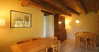 Gite "La Maison De Clémence" à Berneuil en Haute-Vienne (Limousin) - coin repas_13 Gite "La Maison De Clémence" à Berneuil en Haute-Vienne (Limousin) - coin repas_13