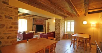 Gite "La Maison De Clémence" à Berneuil en Haute-Vienne (Limousin) - coin repas_4 Gite "La Maison De Clémence" à Berneuil en Haute-Vienne (Limousin) - coin repas_4