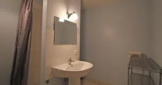 Gite "La Maison De Clémence" à Berneuil en Haute-Vienne (Limousin) - salle d'eau_34 Gite "La Maison De Clémence" à Berneuil en Haute-Vienne (Limousin) - salle d'eau_34
