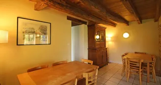 Gite "La Maison De Clémence" à Berneuil en Haute-Vienne (Limousin) - coin repas_13 Gite "La Maison De Clémence" à Berneuil en Haute-Vienne (Limousin) - coin repas_13