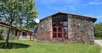 Salle commune des gîtes de Virat à Berneuil en Haute-Vienne (Nouvelle Aquitaine)_16