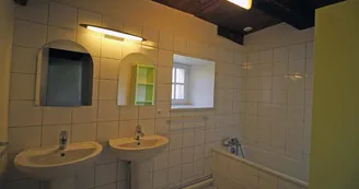 Gite "La Maison Du Vinaigrier" à Berneuil en Haute-Vienne (Limousin)- salle de bains_14 Gite "La Maison Du Vinaigrier" à Berneuil en Haute-Vienne (Limousin)- salle de bains_14