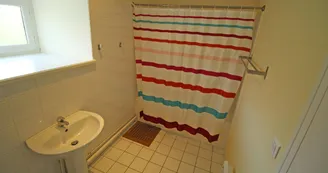 Gite "La Bergerie"à Berneuil en Haute-Vienne(Limousin)- salle de bains_16 Gite "La Bergerie"à Berneuil en Haute-Vienne(Limousin)- salle de bains_16