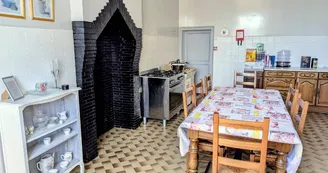 Gite "Le Bourg" à Lussac-les-Eglises en Haute-Vienne (Limousin en Nouvelle Aquitaine) - la cuisine_8 Gite "Le Bourg" à Lussac-les-Eglises en Haute-Vienne (Limousin en Nouvelle Aquitaine) - la cuisine_8