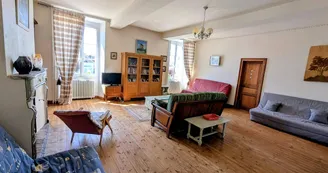 Gite "Le Bourg" à Lussac-les-Eglises en Haute-Vienne (Limousin en Nouvelle Aquitaine)- salon à l'étage_15 Gite "Le Bourg" à Lussac-les-Eglises en Haute-Vienne (Limousin en Nouvelle Aquitaine)- salon à l'étage_15