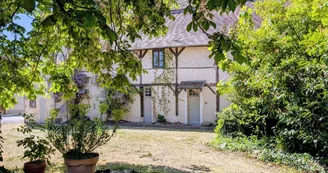 Gite "Le Bourg" à Lussac-les-Eglises en Haute-Vienne (Limousin en Nouvelle Aquitaine)- vue arrière_2 Gite "Le Bourg" à Lussac-les-Eglises en Haute-Vienne (Limousin en Nouvelle Aquitaine)- vue arrière_2