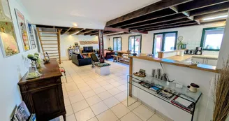 Gite de "Montbrugnaud " à Mailhac sur Benaize en Haute-Vienne - séjour salon et cuisine ouverte_7 Gite de "Montbrugnaud " à Mailhac sur Benaize en Haute-Vienne - séjour salon et cuisine ouverte_7