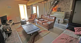 Gîte "les cheyroux" à St Léger-Magnazeix en Haute-Vienne (Limousin en Nouvelle Aquitaine) - grand salon_13 Gîte "les cheyroux" à St Léger-Magnazeix en Haute-Vienne (Limousin en Nouvelle Aquitaine) - grand salon_13