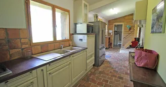 Gîte "les cheyroux" à St Léger-Magnazeix en Haute-Vienne (Limousin en Nouvelle Aquitaine)- cuisine_6 Gîte "les cheyroux" à St Léger-Magnazeix en Haute-Vienne (Limousin en Nouvelle Aquitaine)- cuisine_6