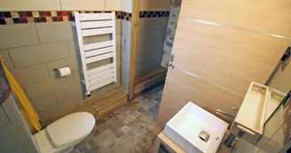Gîte "les cheyroux" à St Léger-Magnazeix en Haute-Vienne (Limousin en Nouvelle Aquitaine)- salle d'eau_20 Gîte "les cheyroux" à St Léger-Magnazeix en Haute-Vienne (Limousin en Nouvelle Aquitaine)- salle d'eau_20