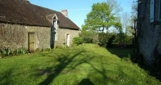 L'entrée avec à gauche, au fond le gîte Benoîton. _17 L'entrée avec à gauche, au fond le gîte Benoîton. _17