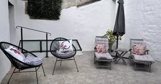 terrasse avec salon de jardin