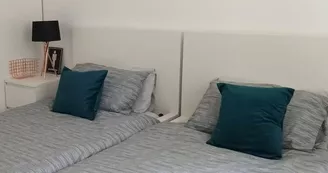 chambre avec 2 lits simples