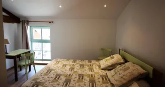 Gite La Thibarderie à Magnac Laval en Haute-Vienne (Limousin en Nouvelle Aquitaine)- chambre Céladon 1er_15 Gite La Thibarderie à Magnac Laval en Haute-Vienne (Limousin en Nouvelle Aquitaine)- chambre Céladon 1er_15
