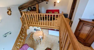 Gîte chez Mamie Couture à Val d'Issoire en Haute-Vienne - accès étage et mezzanine_11 Gîte chez Mamie Couture à Val d'Issoire en Haute-Vienne - accès étage et mezzanine_11
