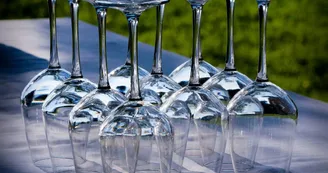 jamesdemers-wine-glasses-pixabay jamesdemers-wine-glasses-pixabay